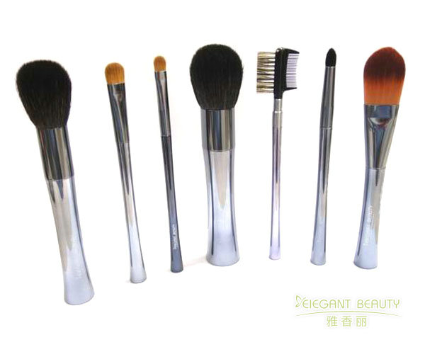 成套糖心VLOG产精国品免费入的收纳包磁吸扣设计是否影响刷毛保护？